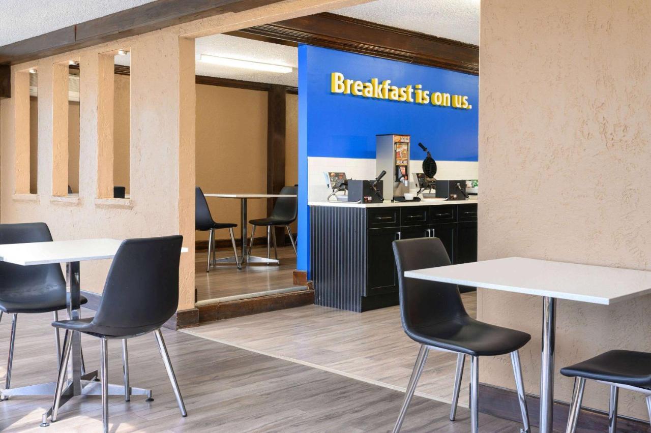 Days Inn By Wyndham Fredericton Ngoại thất bức ảnh