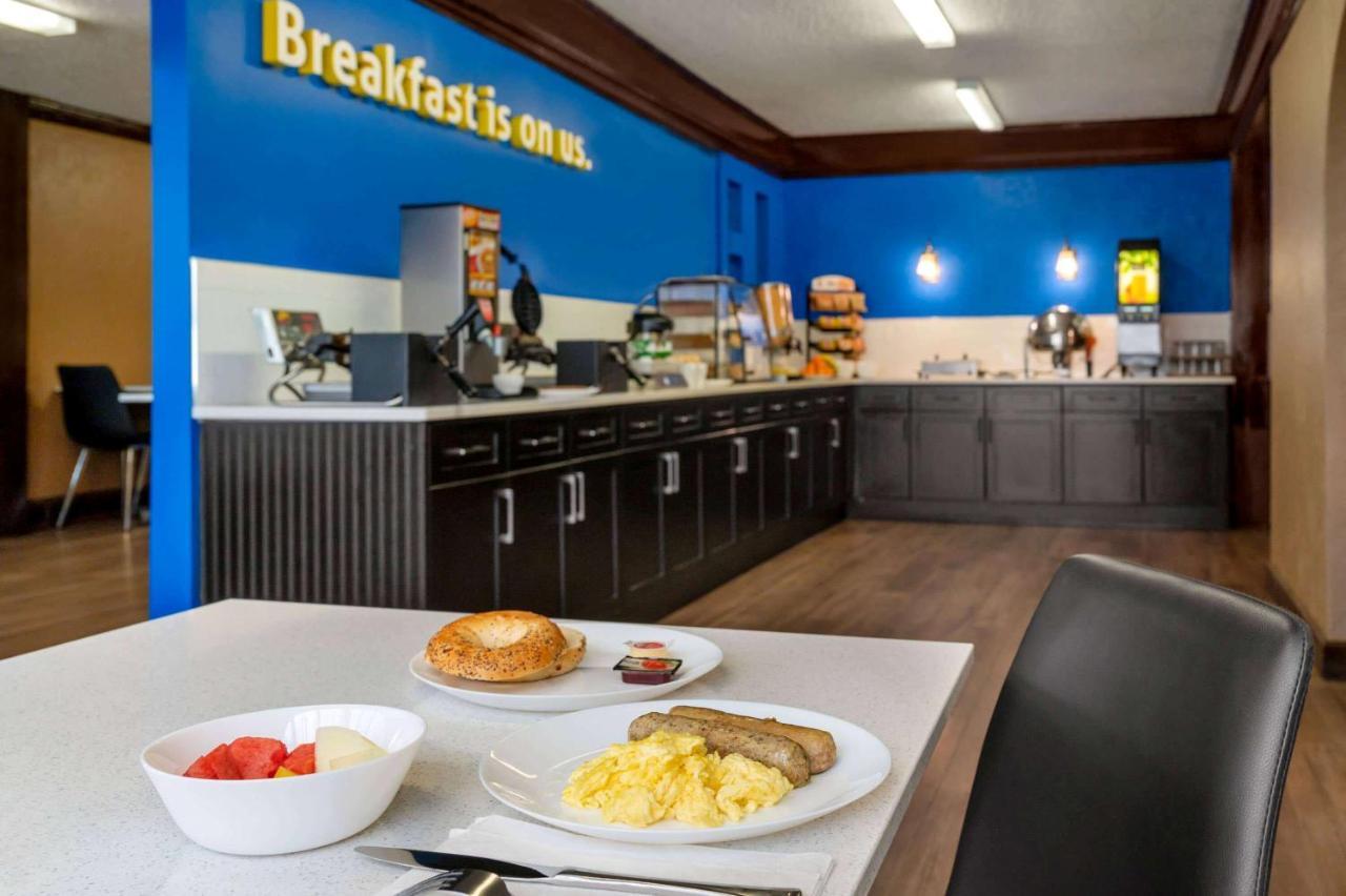 Days Inn By Wyndham Fredericton Ngoại thất bức ảnh